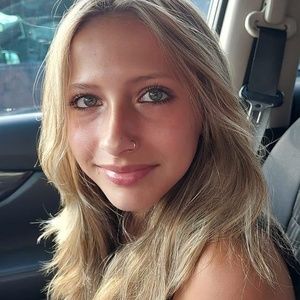 Meet your Posher, Staci